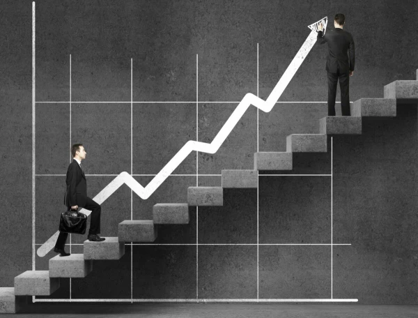 Kompaniýanyň içinde ösmelimi ýa-da iş ýeriňizi üýtgetmelimi - nädip karar bermeli? . ' surady'